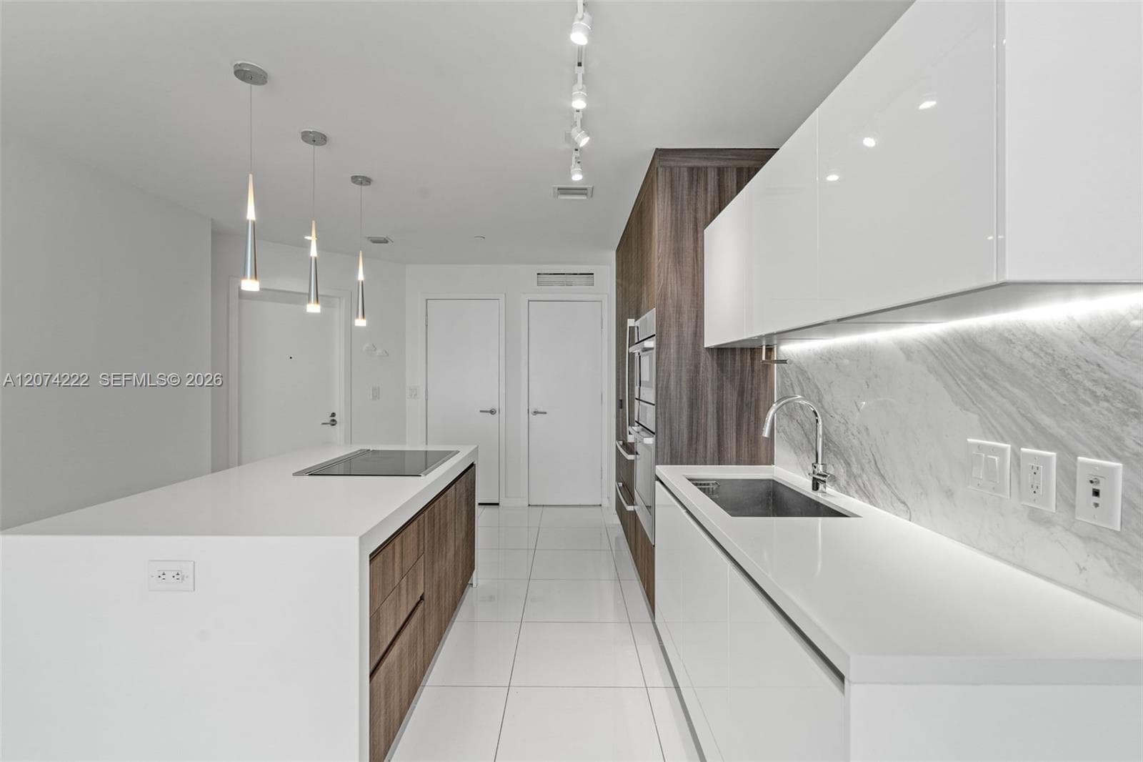 851 NE 1st Ave # 1506, Miami FL 33132