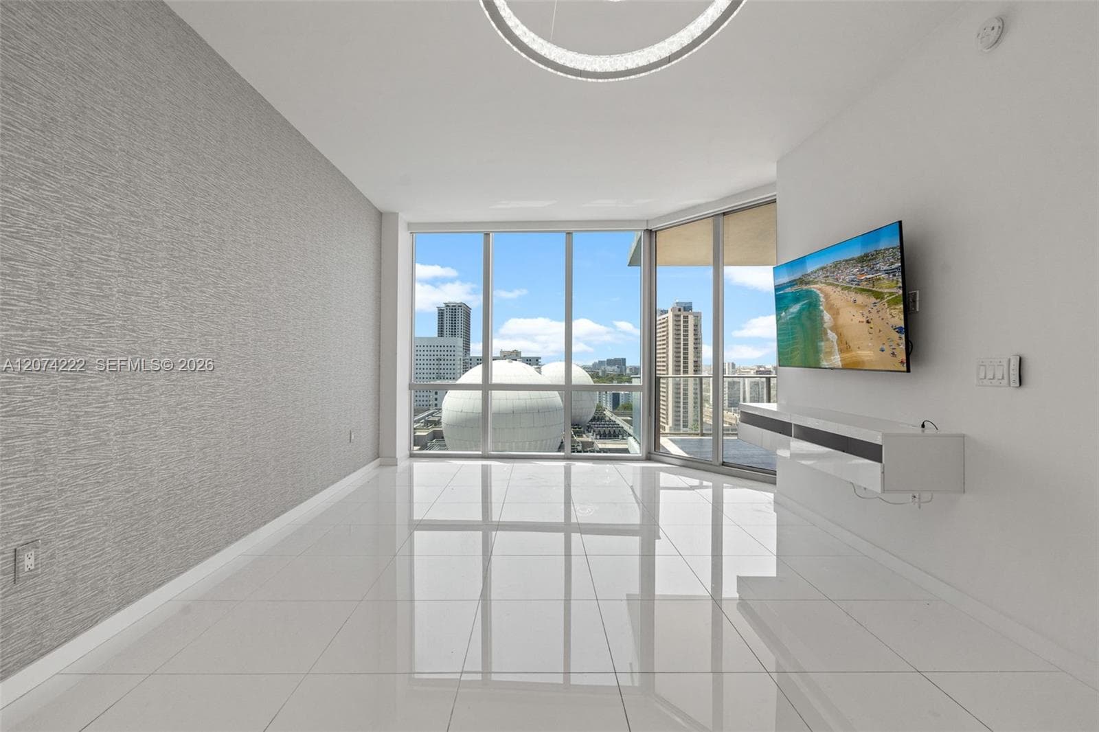 851 NE 1st Ave # 1506, Miami FL 33132