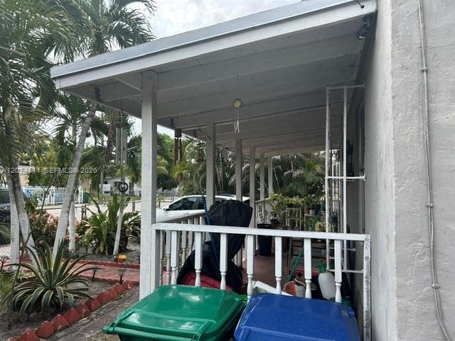 863 NW 113th St, Miami FL 33168