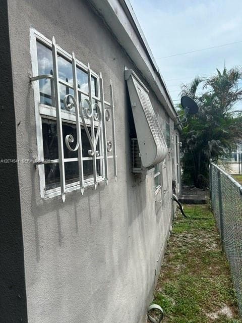 863 NW 113th St, Miami FL 33168