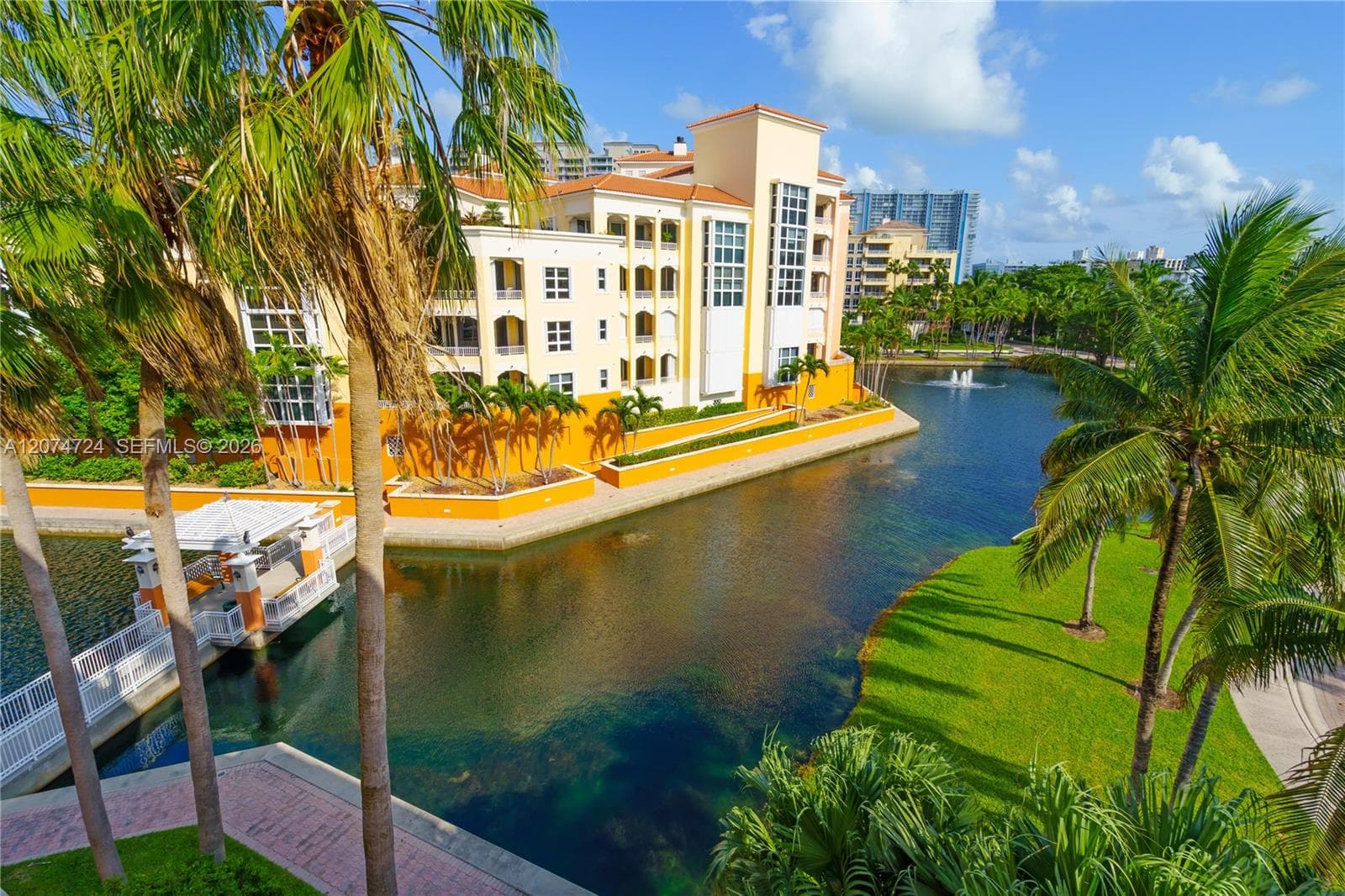 737 Crandon Blvd # 1, Key Biscayne FL 33149