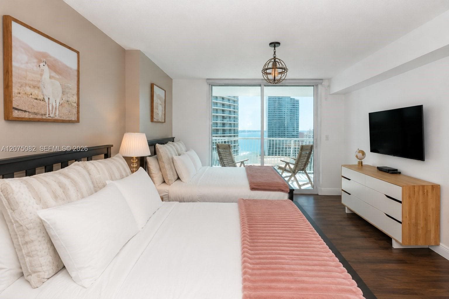1200 Brickell Bay Dr # 3207, Miami FL 33131