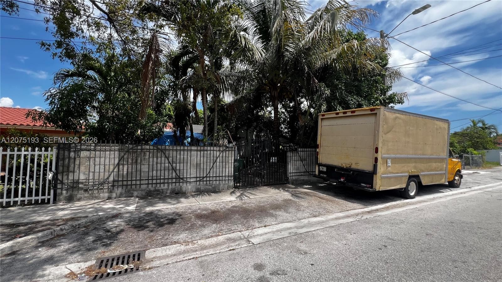 1531 NW 59th St, Miami FL 33142