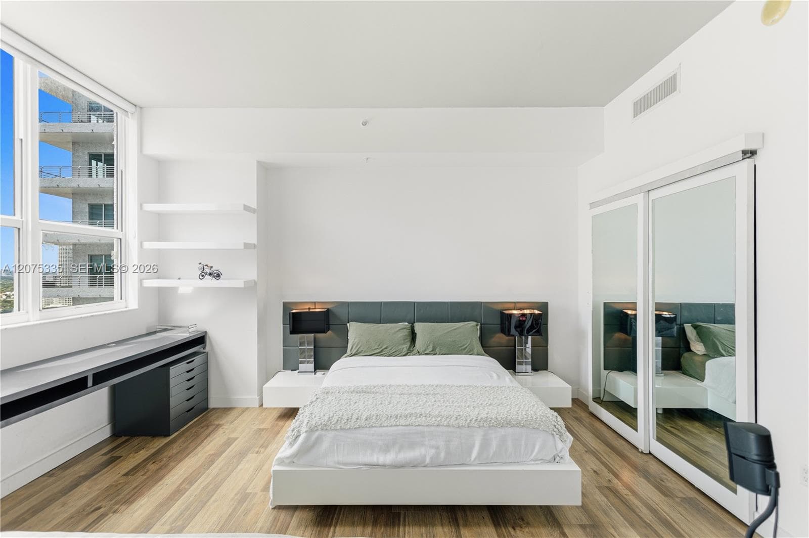 133 NE 2nd Ave # 2904, Miami FL 33132
