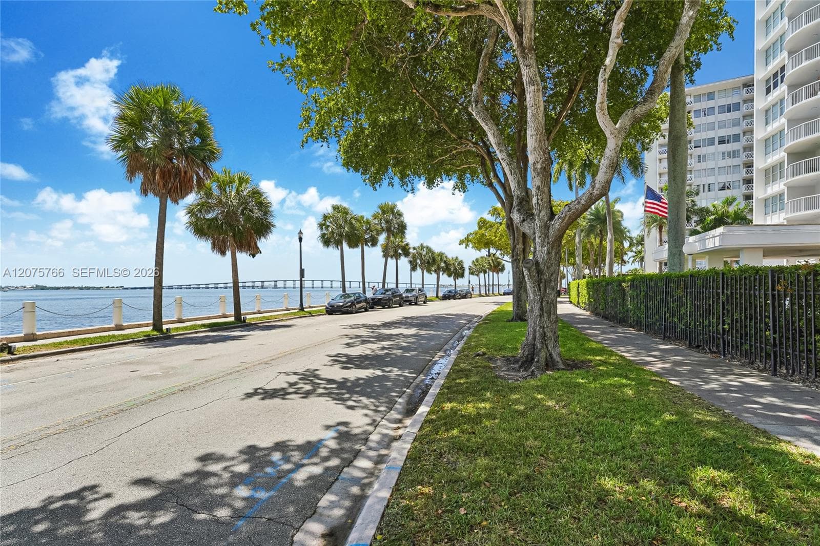 1420 Brickell Bay Dr # 206D, Miami FL 33131