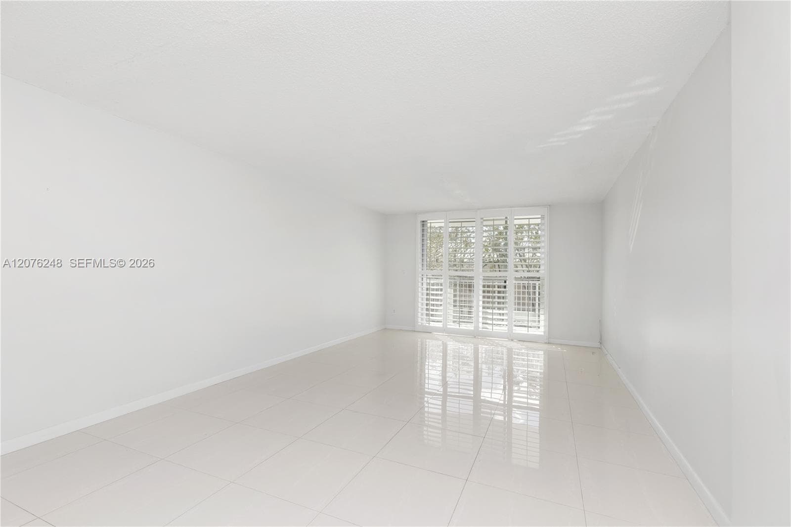 210 Sea View Dr # 207, Key Biscayne FL 33149