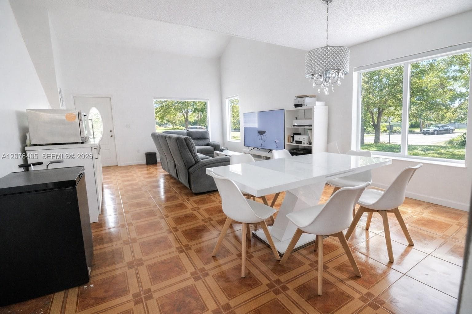 14615 SW 142nd Place Cir, Miami FL 33186