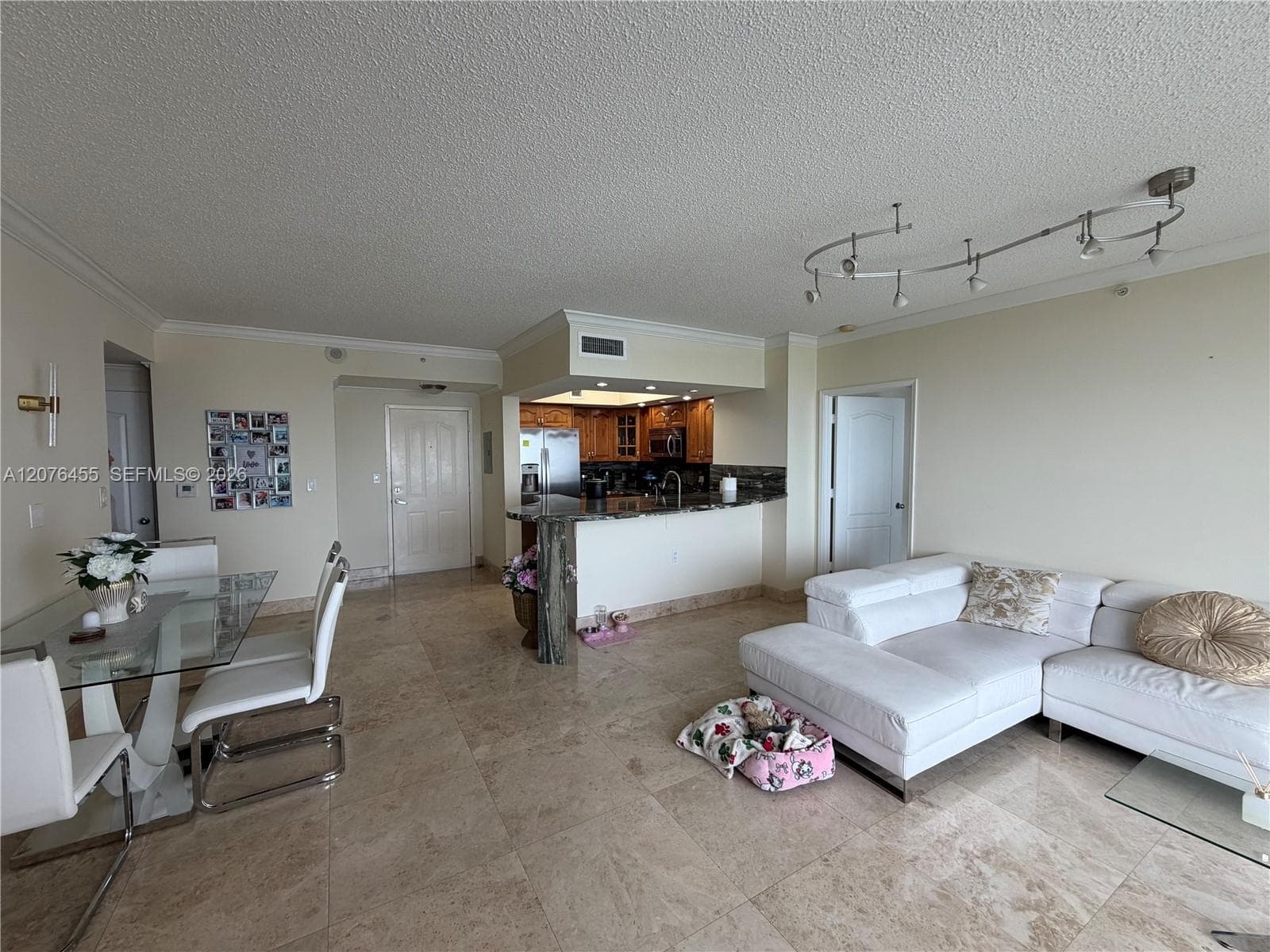 5077 NW 7th St # 1202, Miami FL 33126