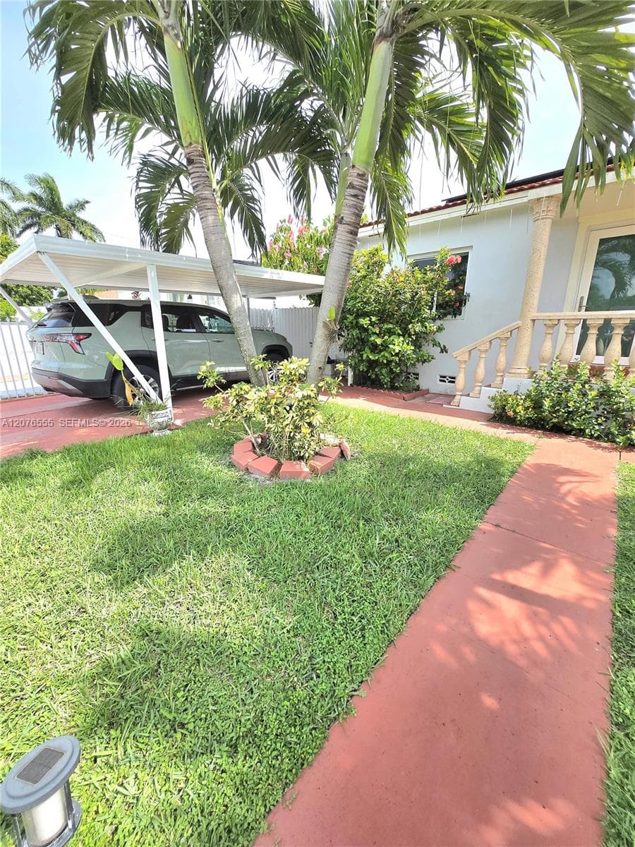 3320 NW 20th St, Miami FL 33142