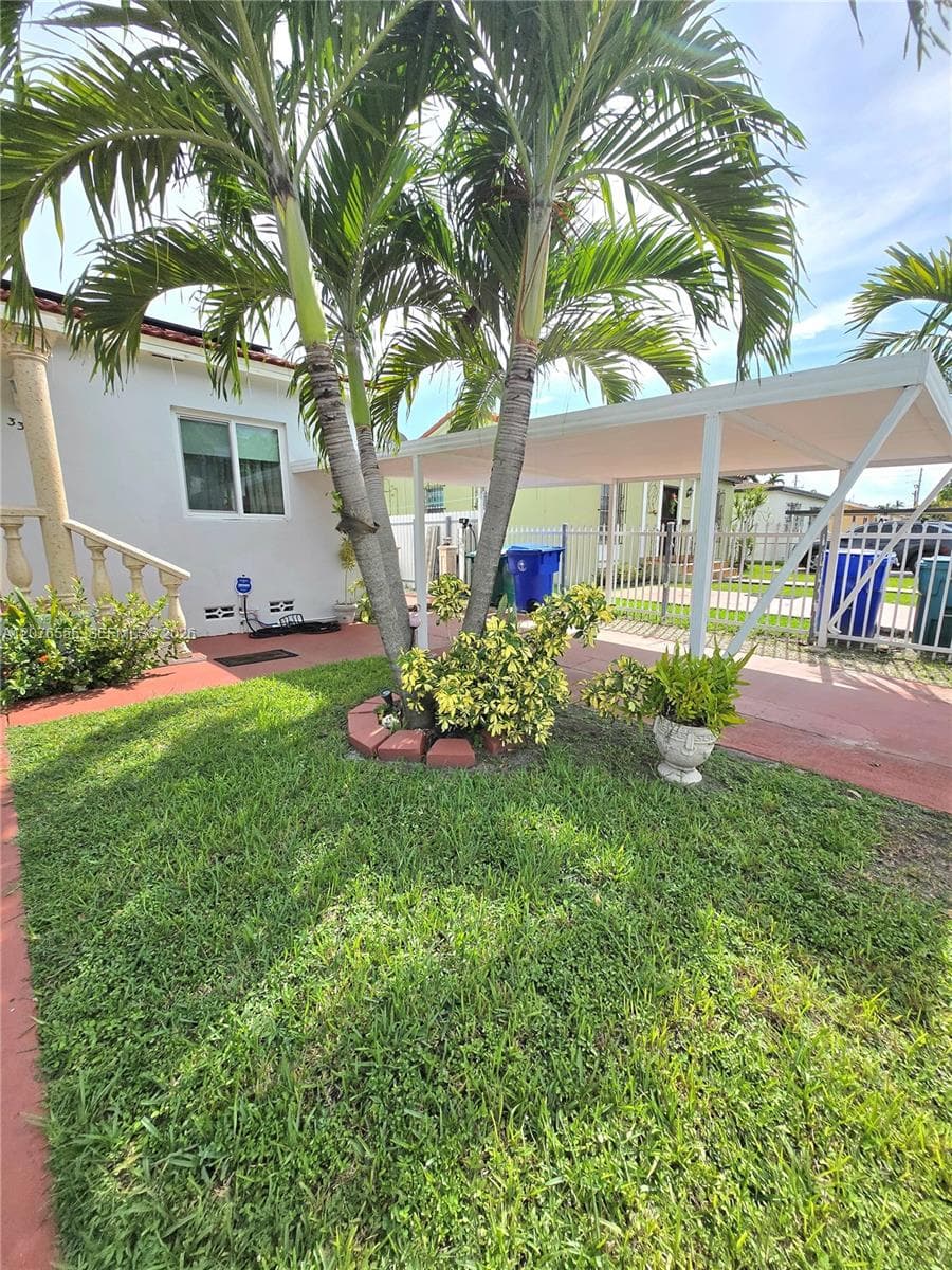 3320 NW 20th St, Miami FL 33142