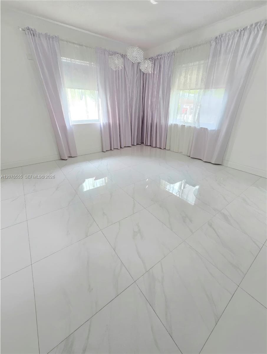 3320 NW 20th St, Miami FL 33142