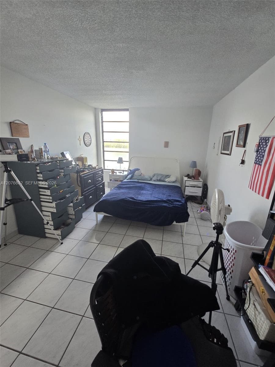 9688 Fontainebleau Blvd # 409, Miami FL 33172