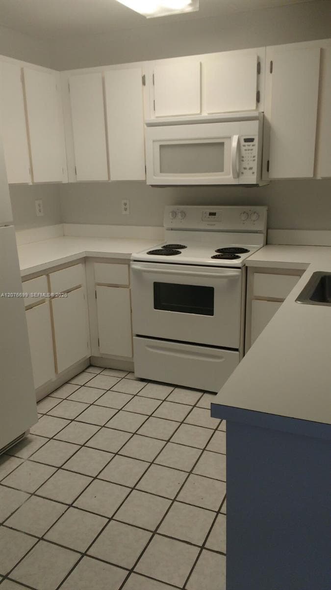 9810 Hammocks Blvd # 202, Miami FL 33196