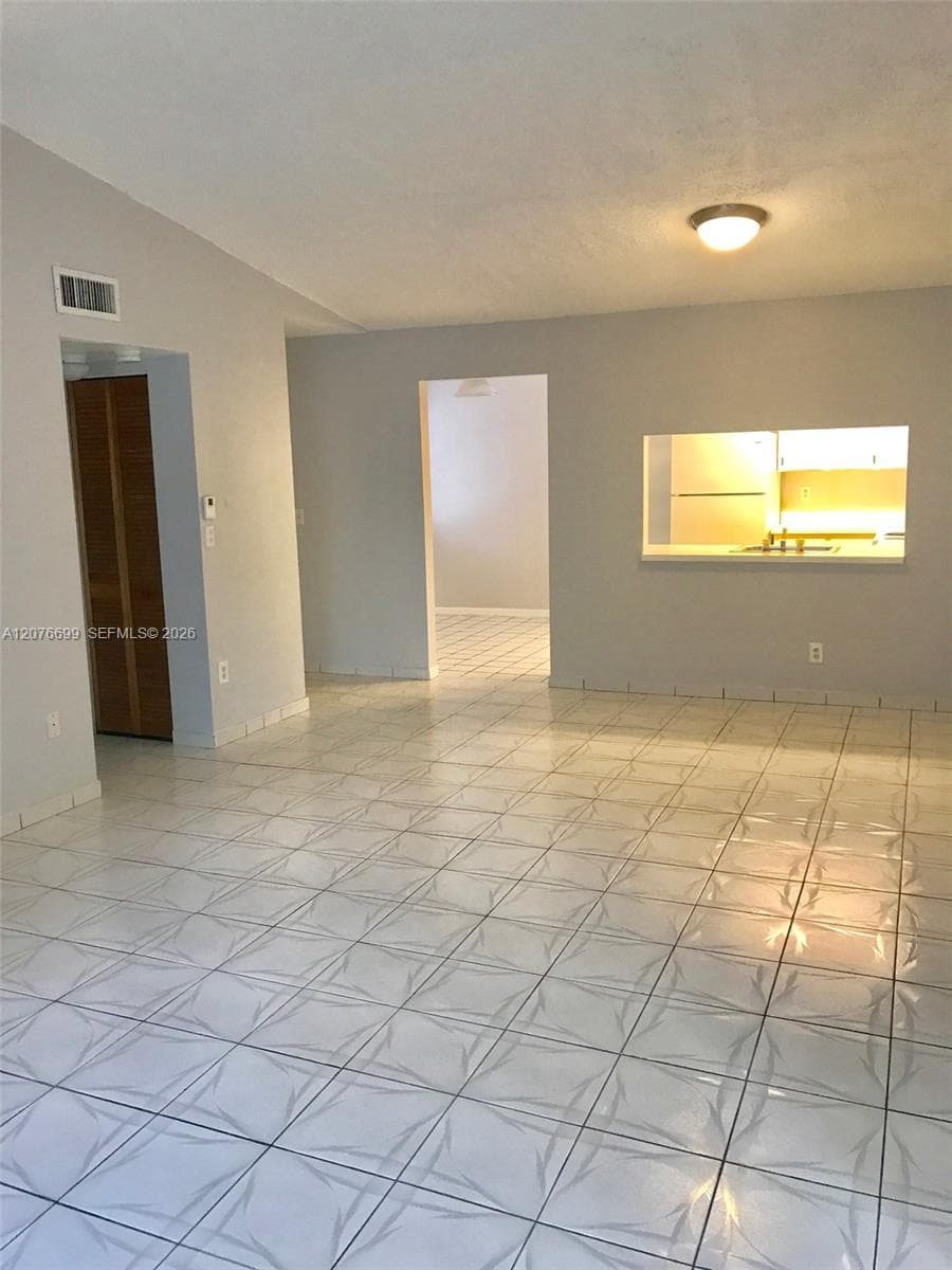 9810 Hammocks Blvd # 202, Miami FL 33196