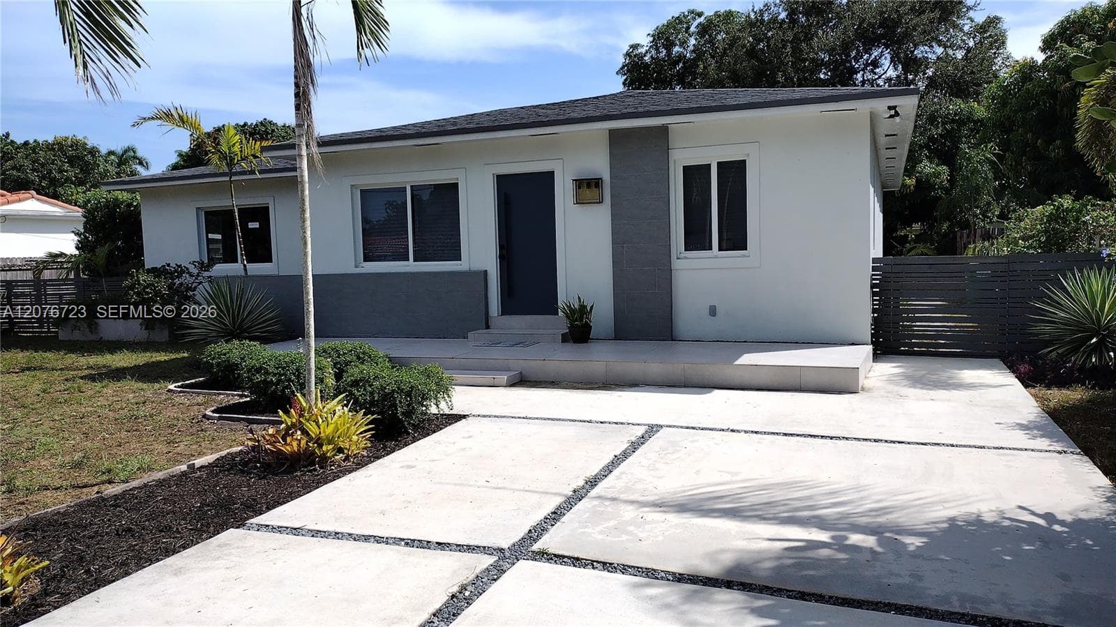 300 S Biscayne River Dr, Miami FL 33169