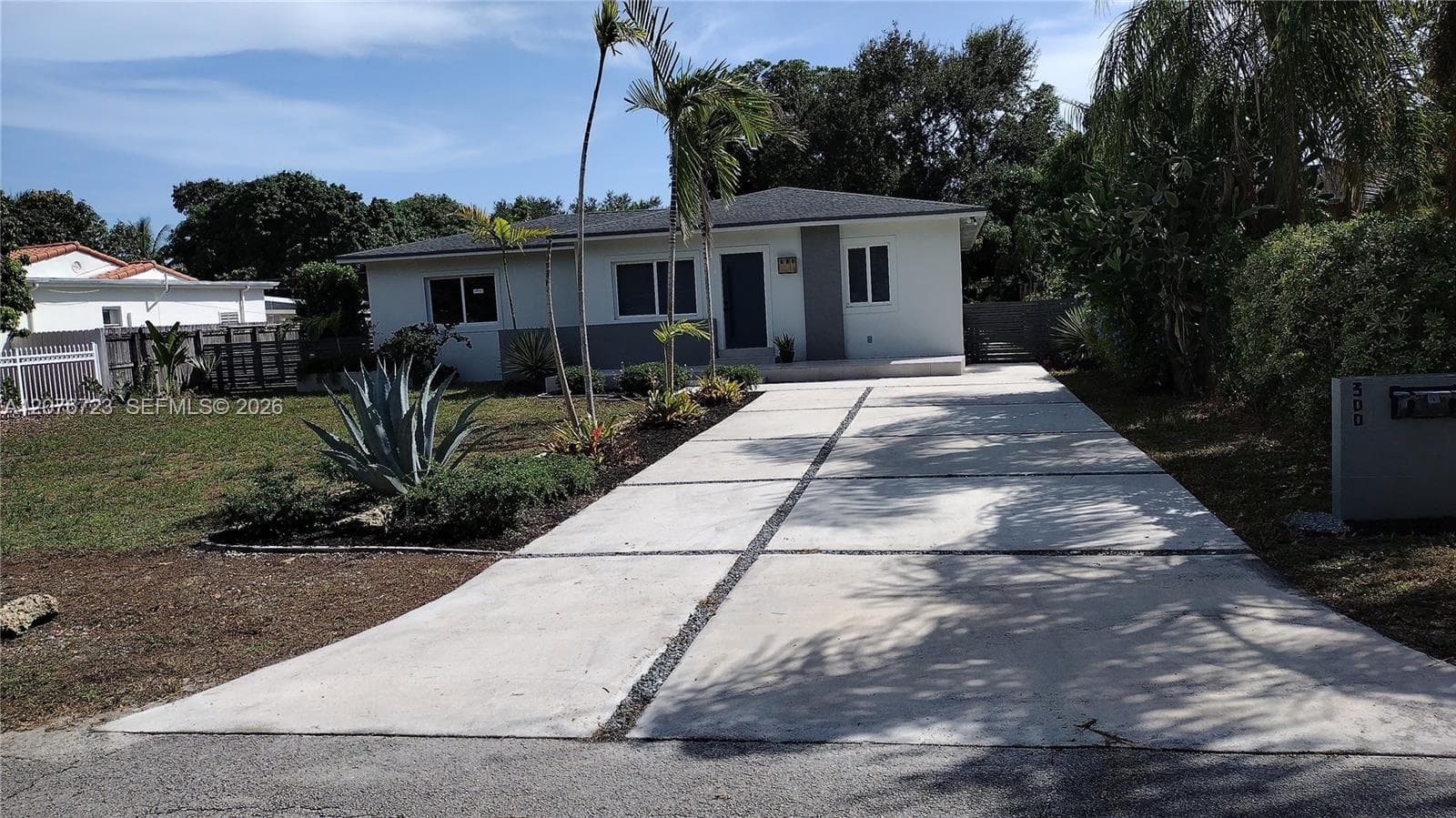 300 S Biscayne River Dr, Miami FL 33169