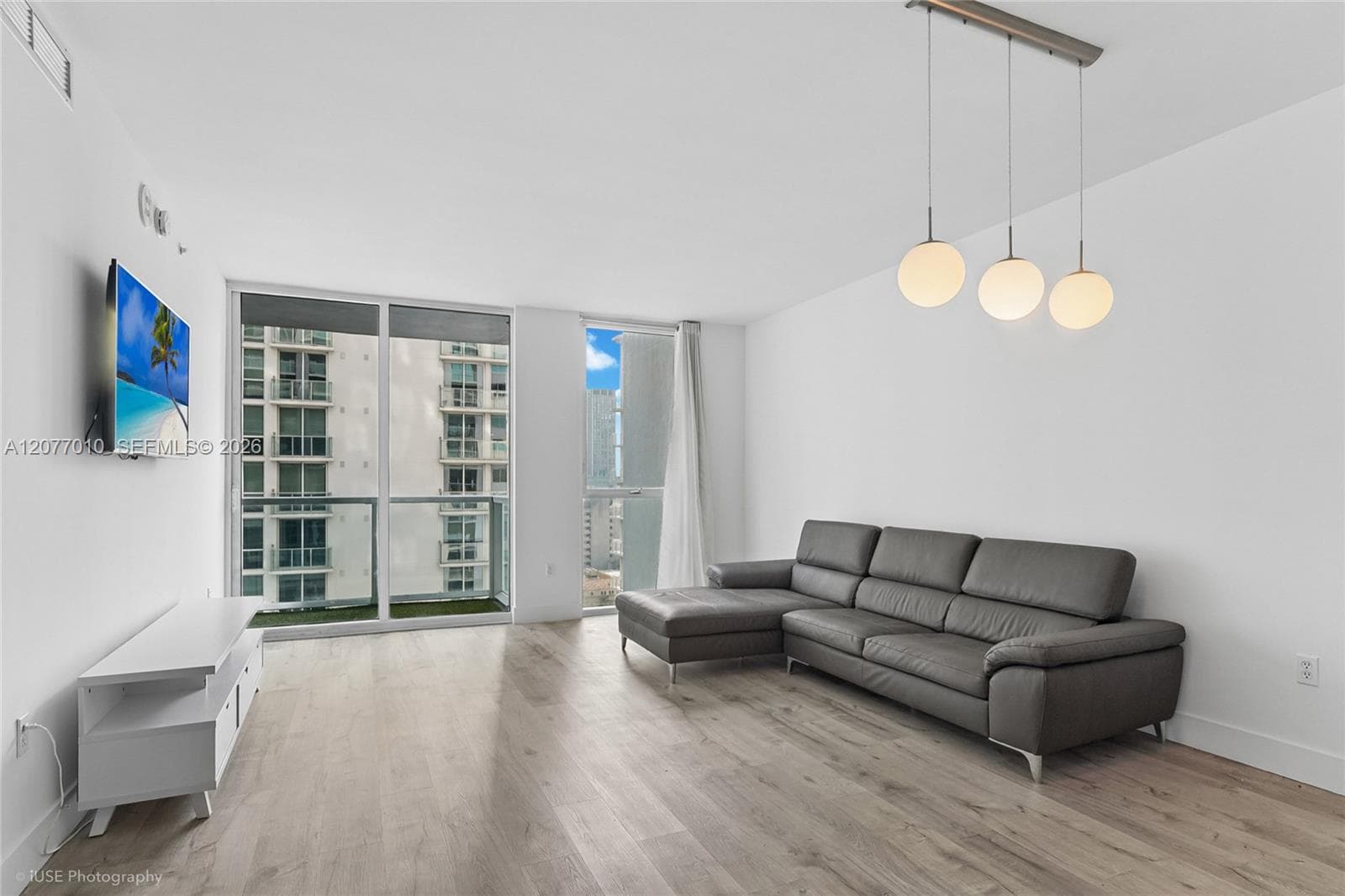 253 NE 2nd St # 2104, Miami FL 33132