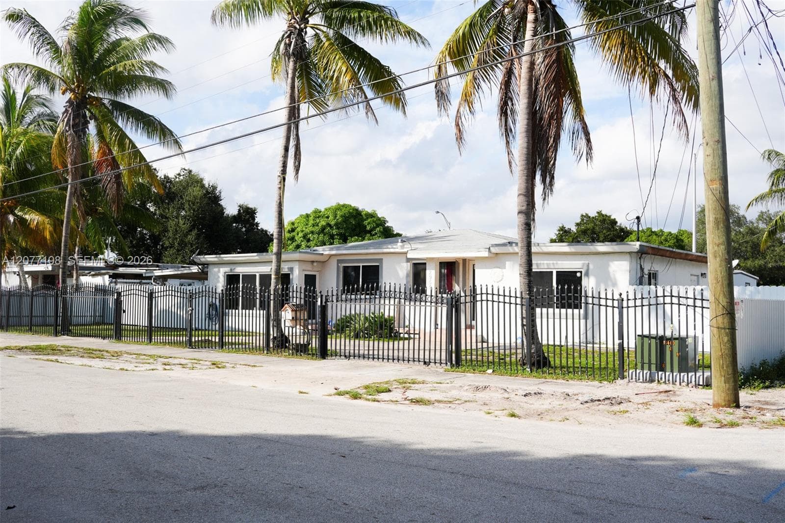 2955 NW 102nd St, Miami FL 33147