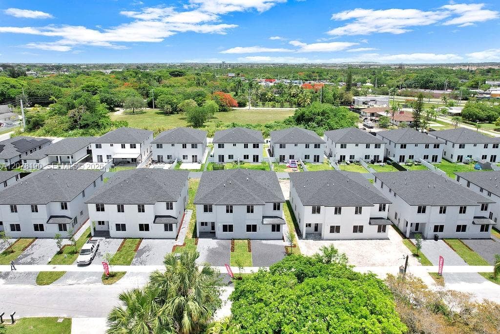 22555 SW 125th Ave, Miami FL 33170
