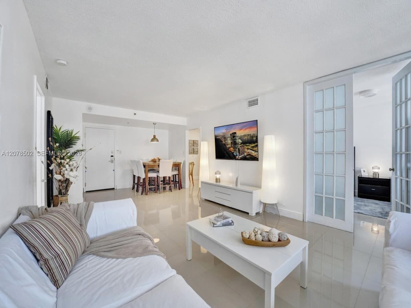 5225 Collins Ave # 1516, Miami Beach FL 33140