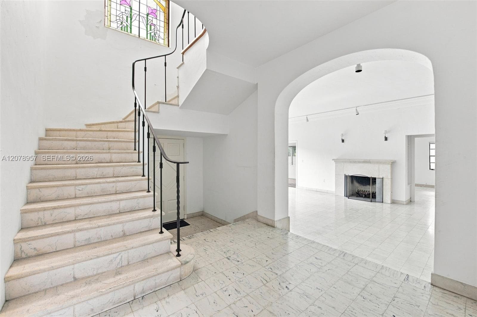 5680 Pine Tree Dr, Miami Beach FL 33140