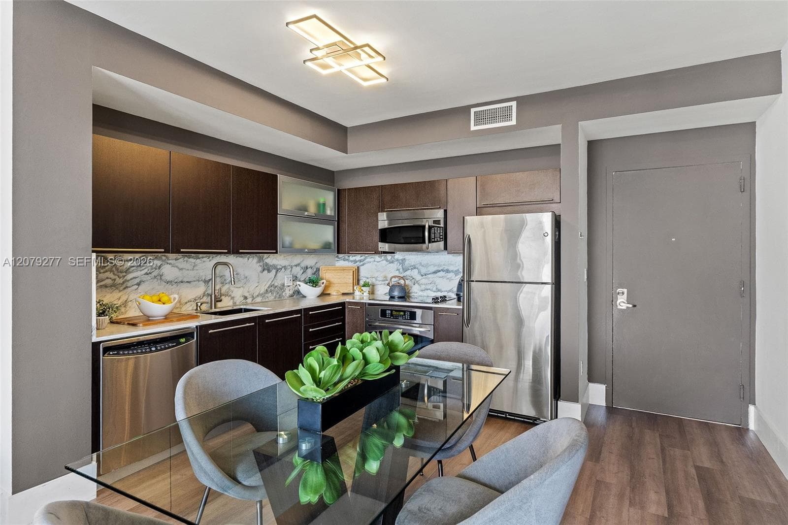 90 SW 3rd St # 1506, Miami FL 33130
