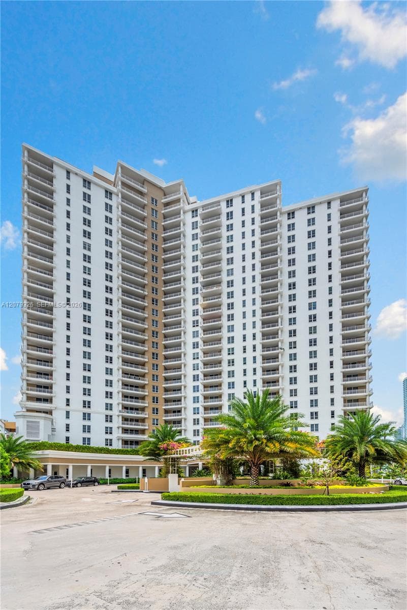 701 Brickell Key Blvd # 707, Miami FL 33131