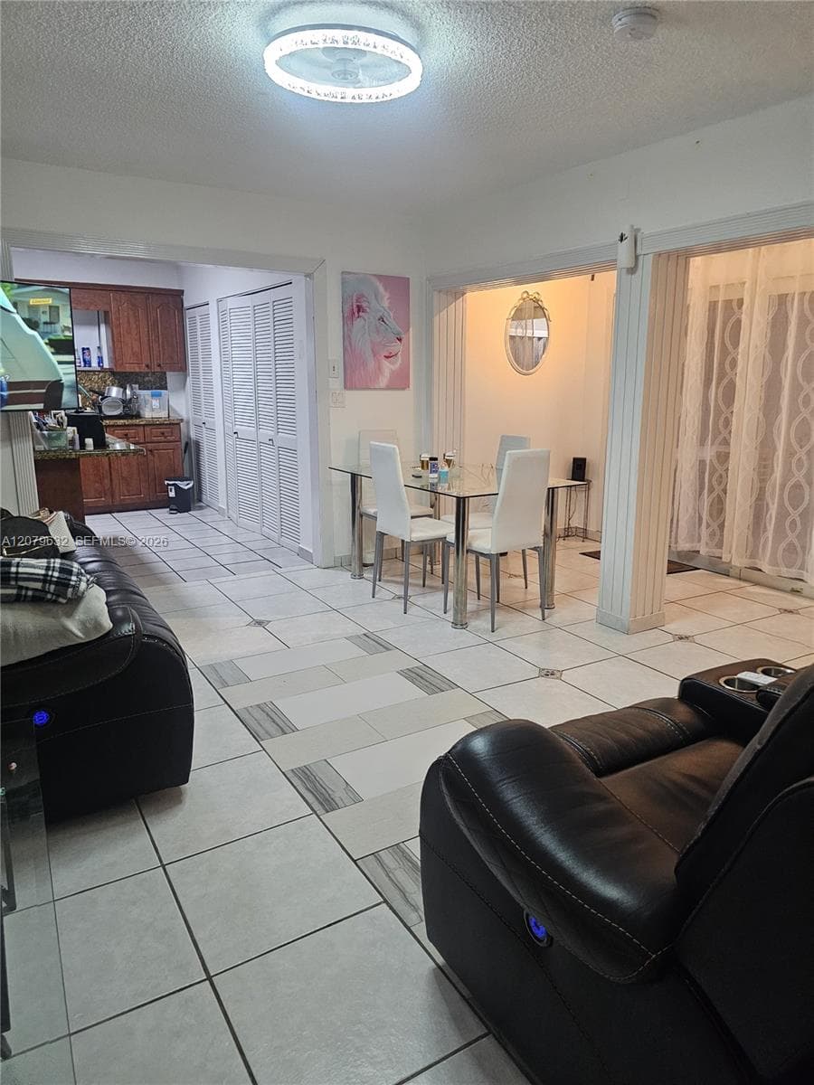 6847 SW 13th St, Miami FL 33144