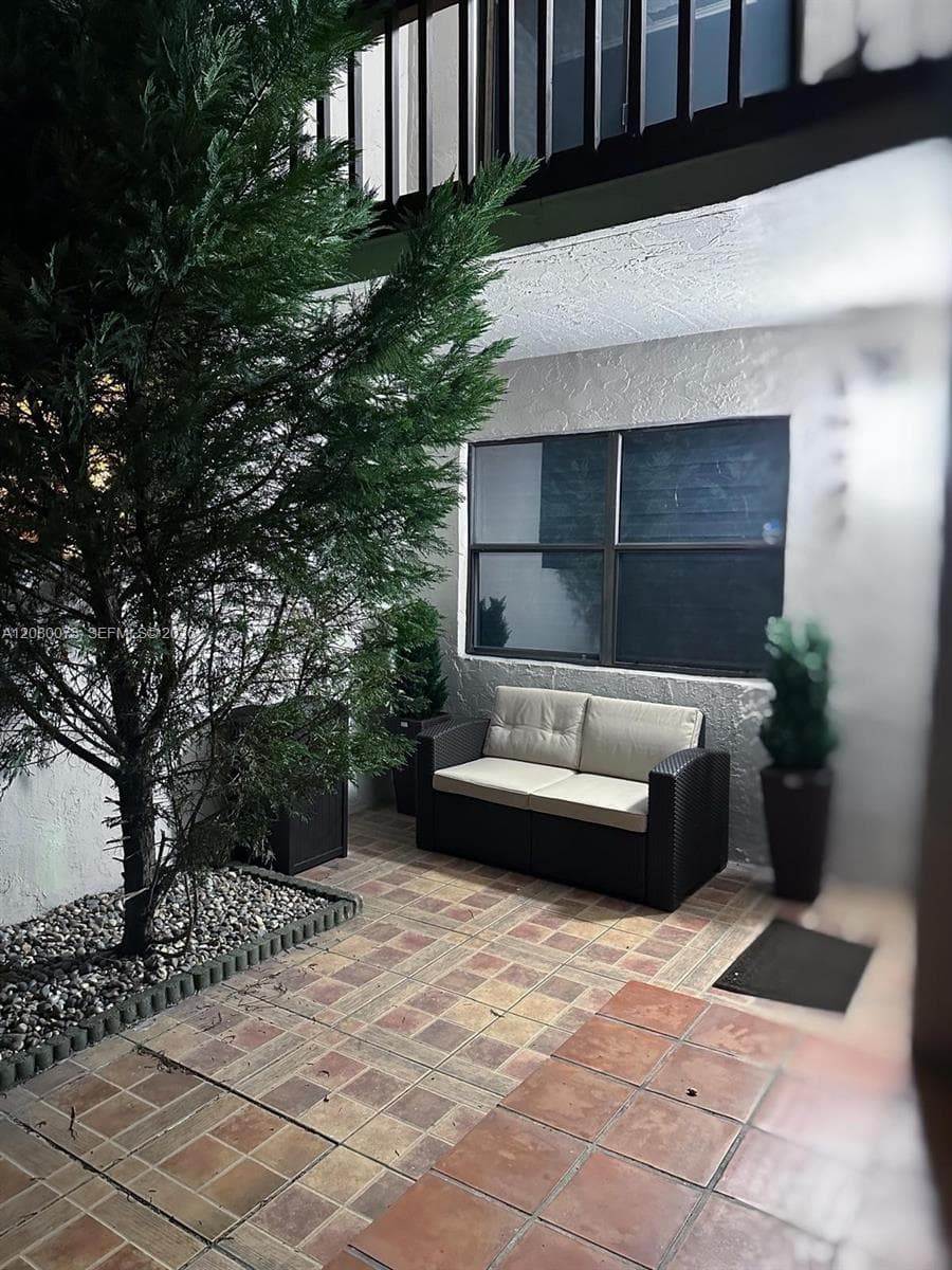 10182 NW 41st St # 9, Doral FL 33178