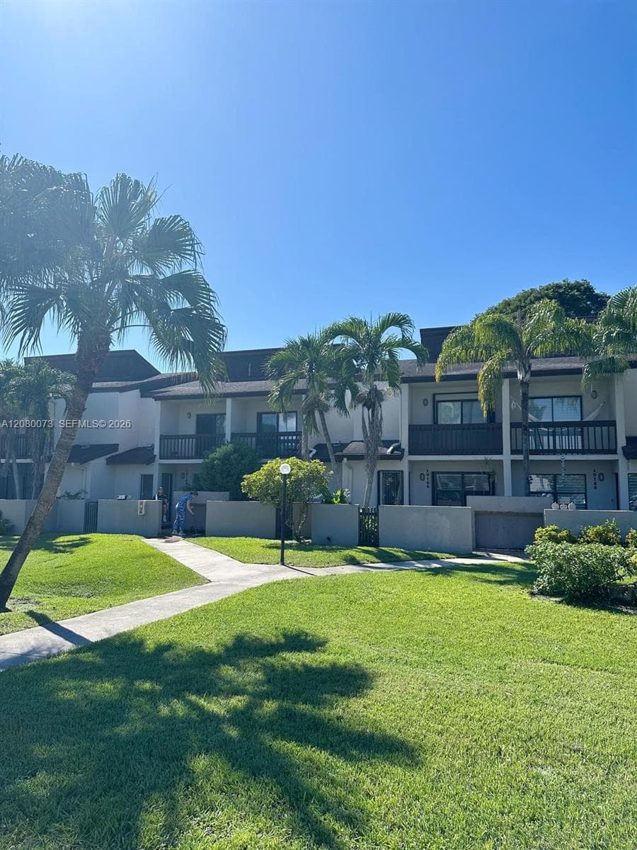 10182 NW 41st St # 9, Doral FL 33178