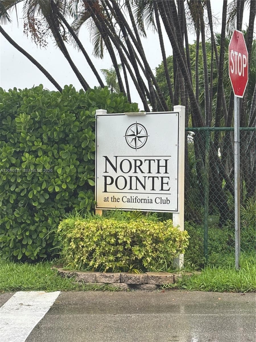 453 NE 210th Ter, Miami FL 33179