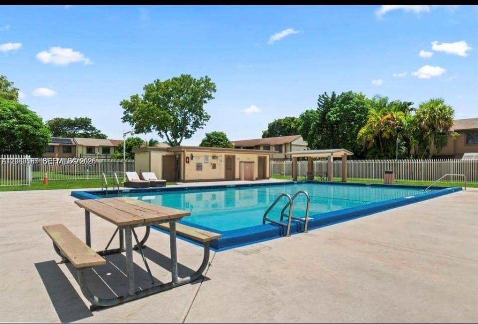 453 NE 210th Ter, Miami FL 33179