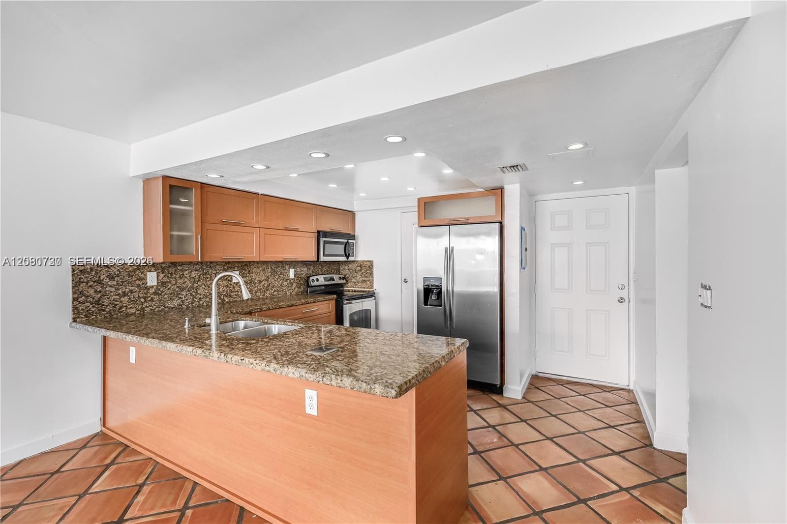 1045 10th St # 402, Miami Beach FL 33139
