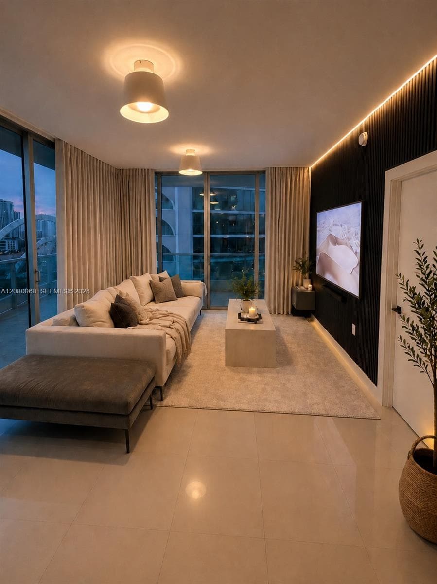 900 Biscayne Blvd # 2112, Miami FL 33132