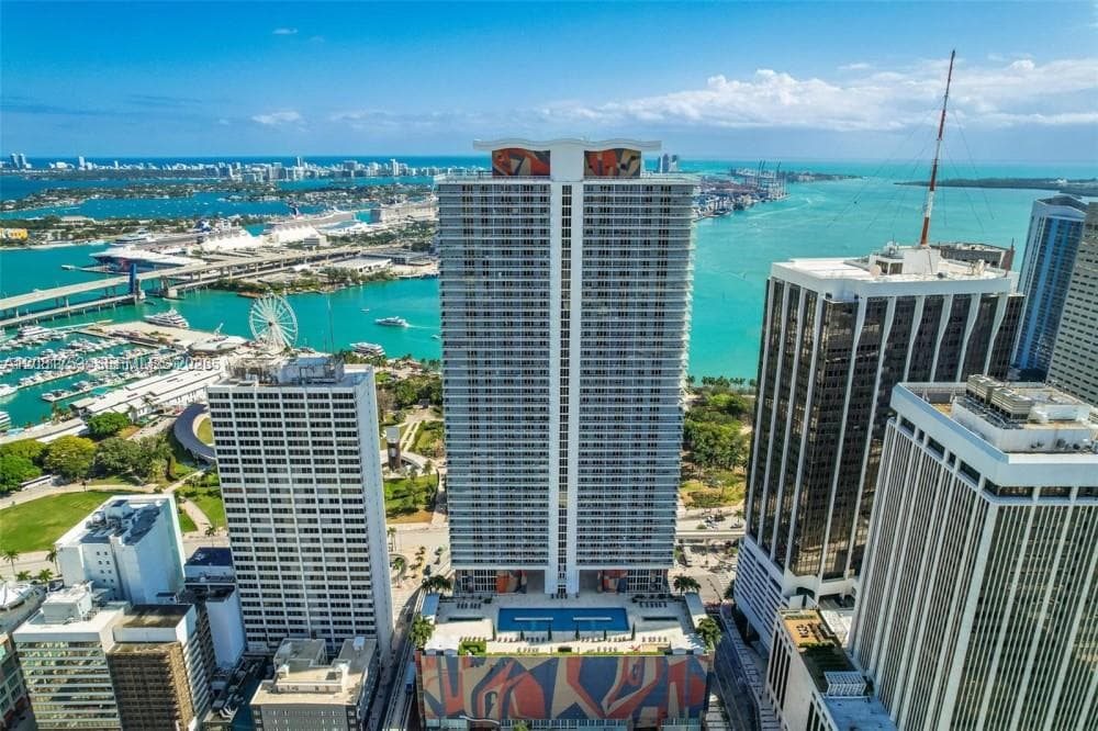 50 Biscayne Blvd # 3211, Miami FL 33132