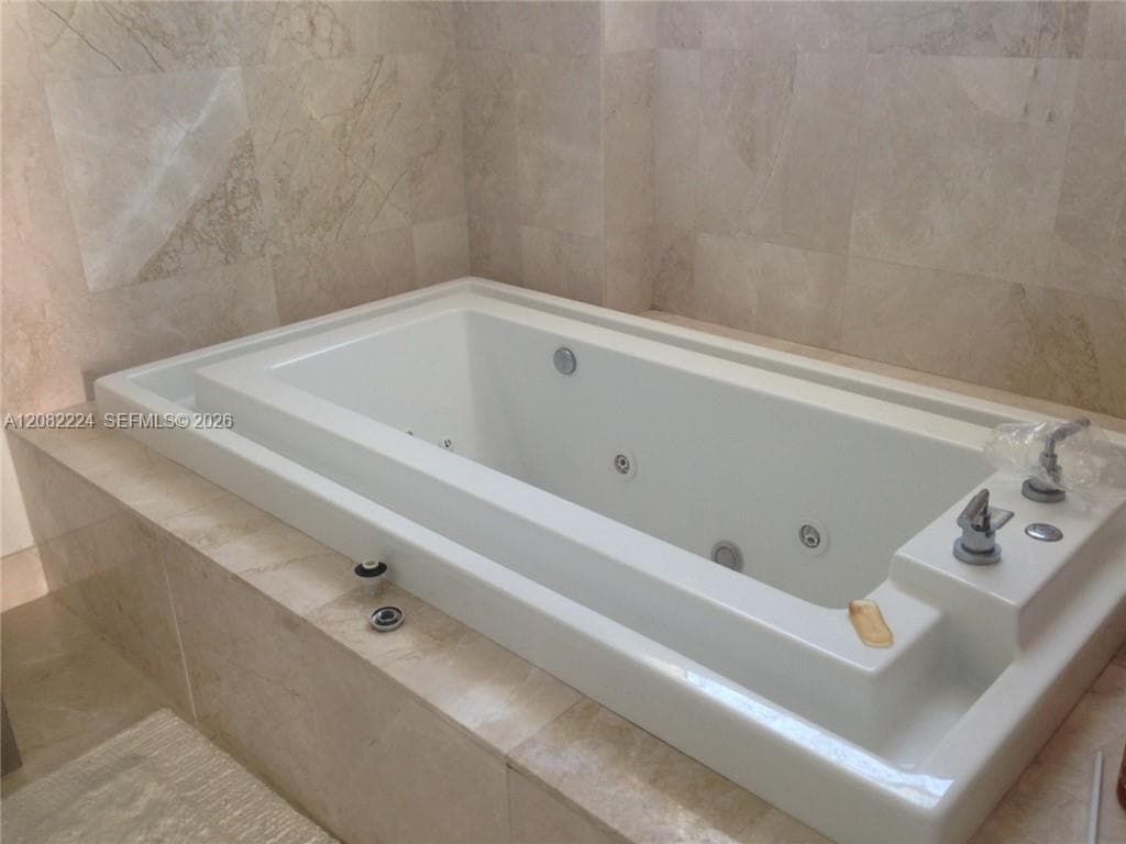 218 SE 14th St # 2108, Miami FL 33131