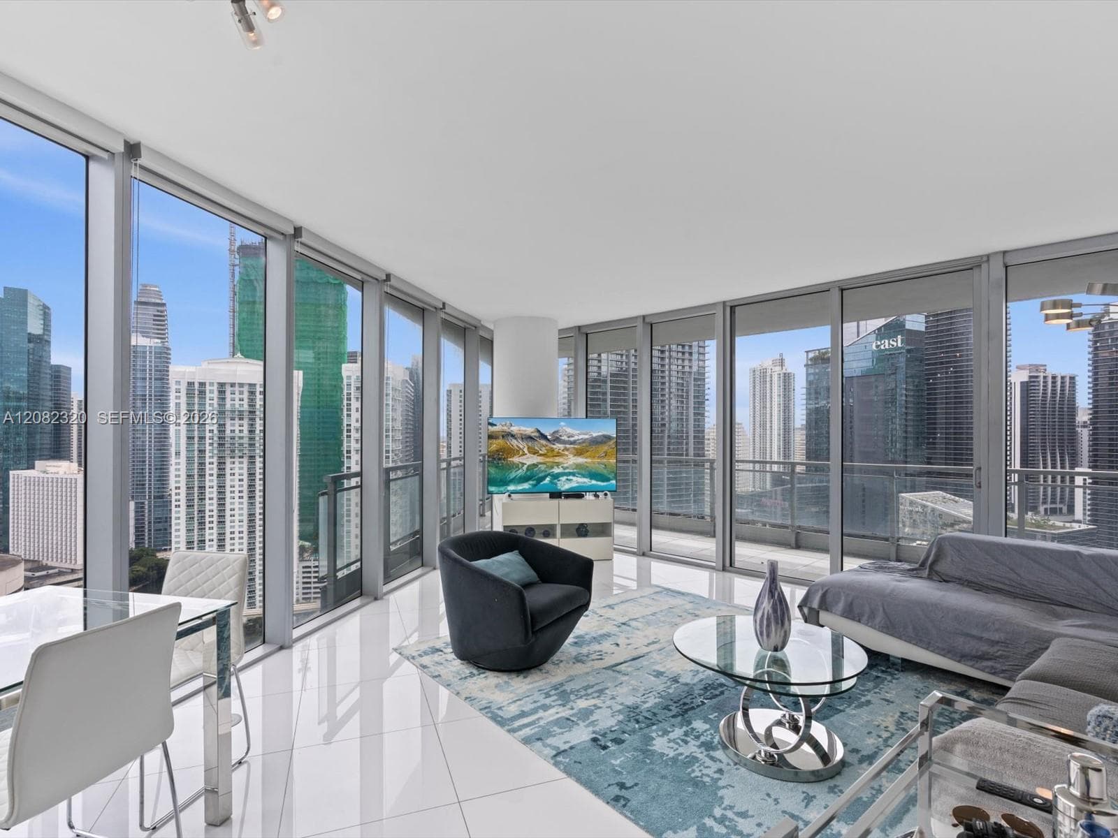 92 SW 3rd St # 3501, Miami FL 33130
