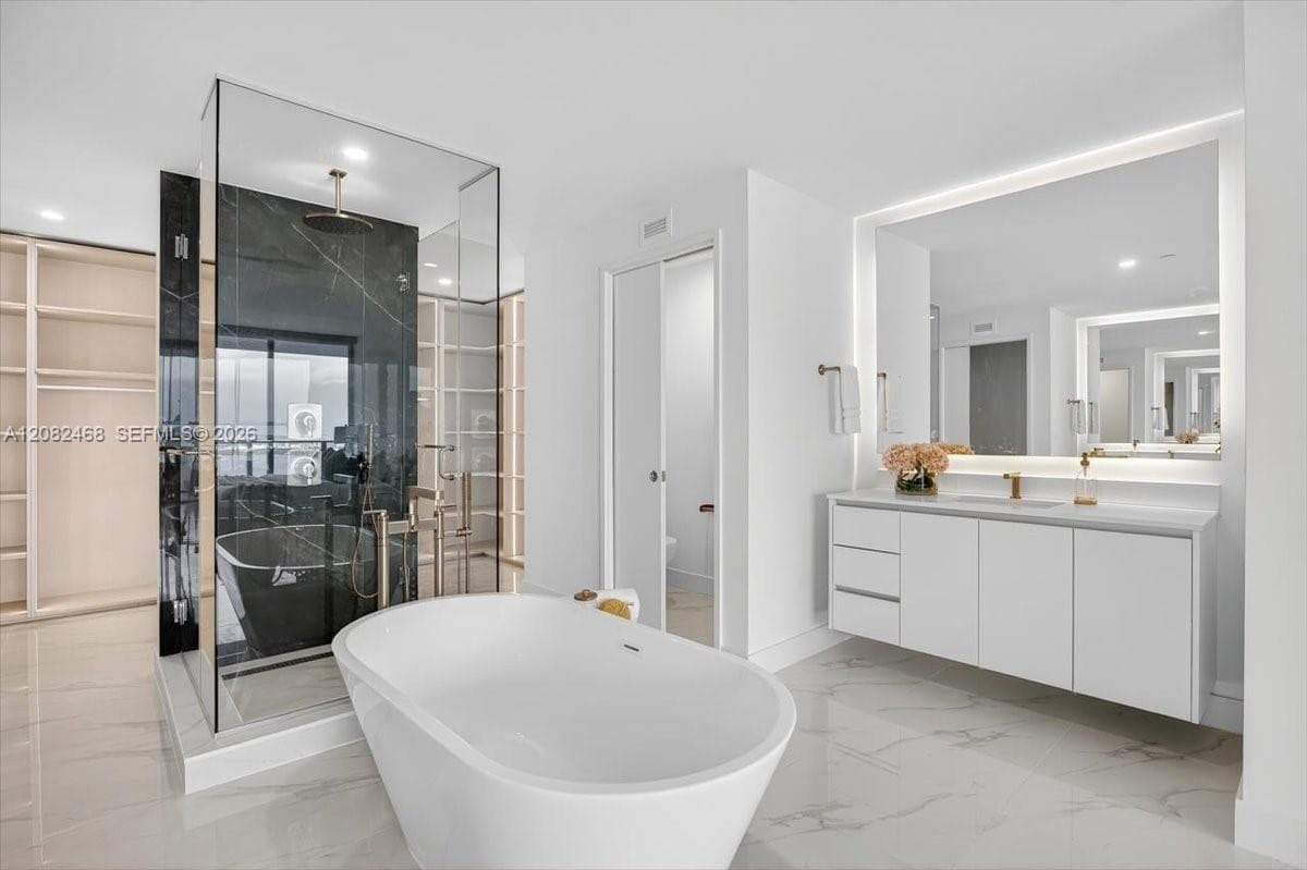 700 NE 24th Street # 5202, Miami FL 33137