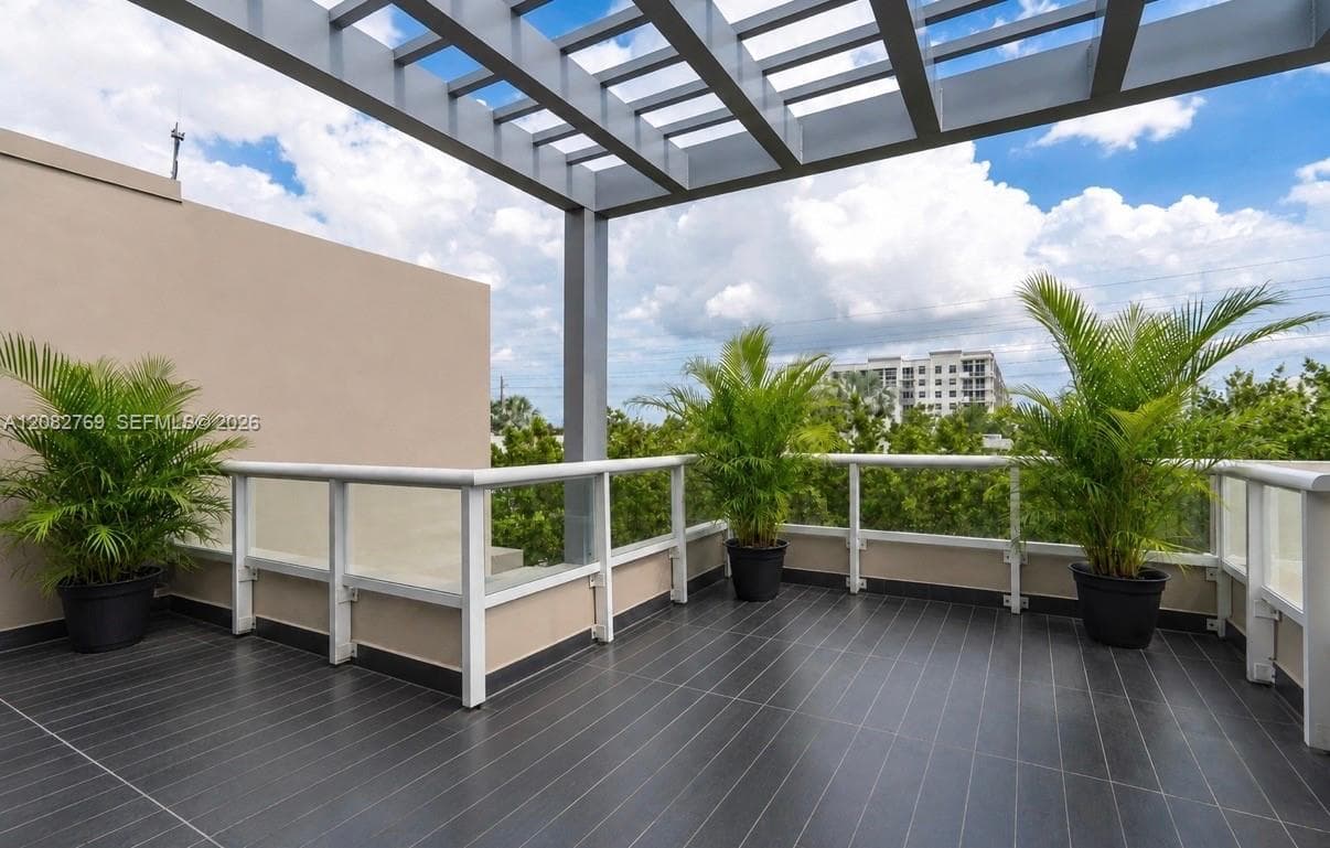 10545 NW 63rd Ter, Doral FL 33178