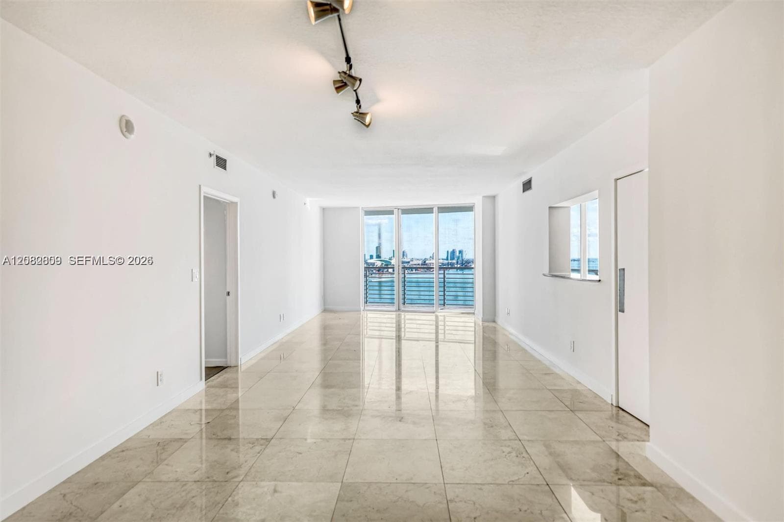325 NE Biscayne Blvd # 1923, Miami FL 33131