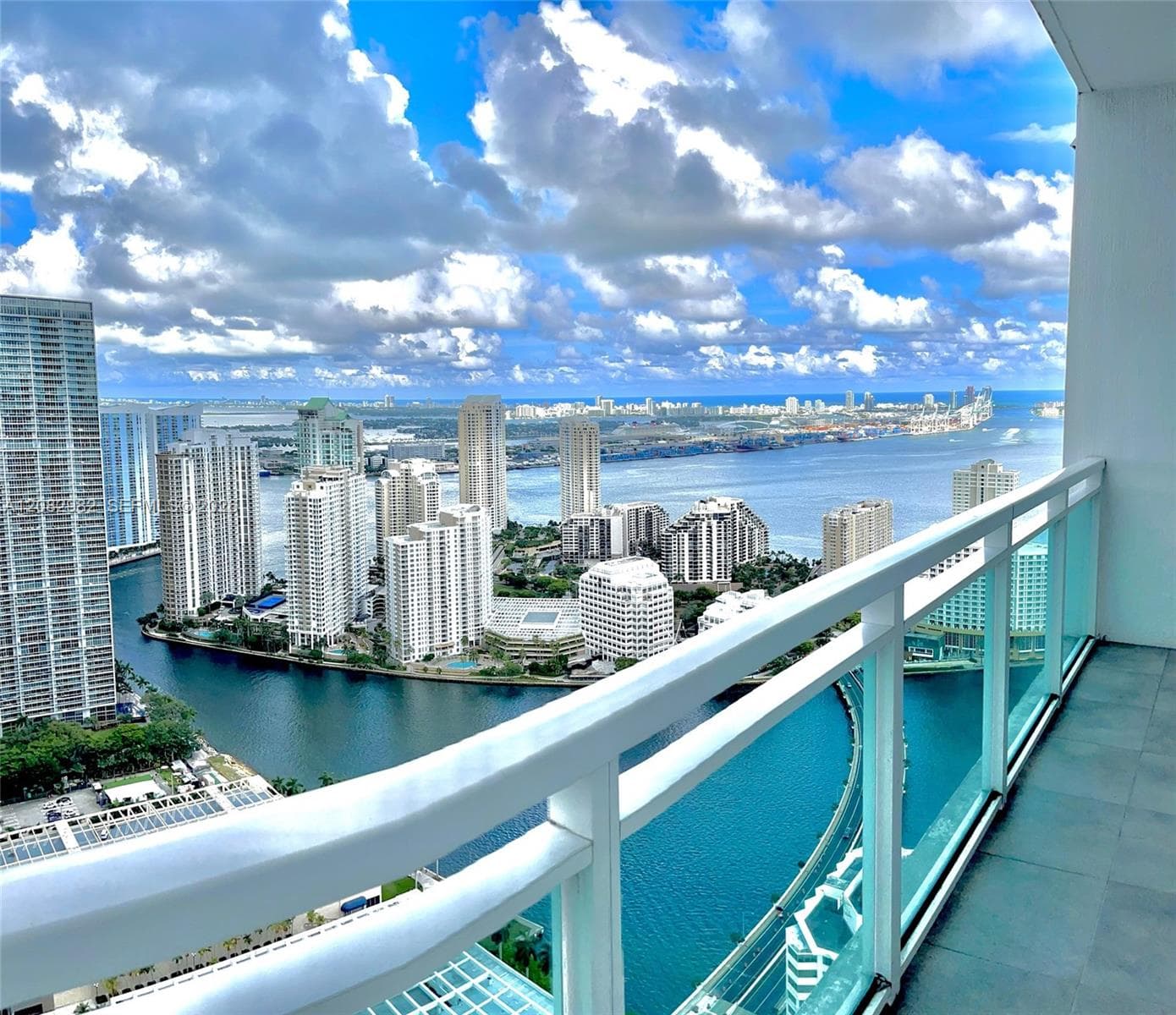 950 Brickell Bay Dr # 4908, Miami FL 33131