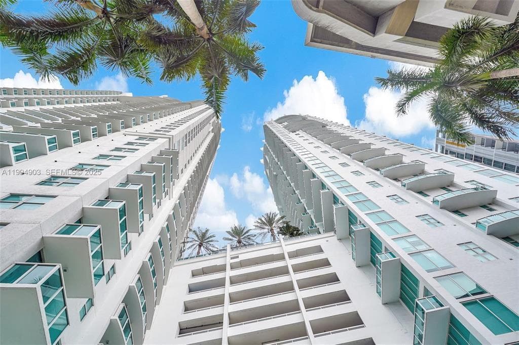 41 SE 5 Street # 417, Miami FL 33131