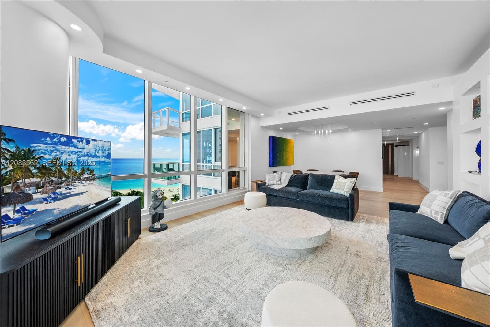 100 S Pointe Dr, Miami Beach FL 33139