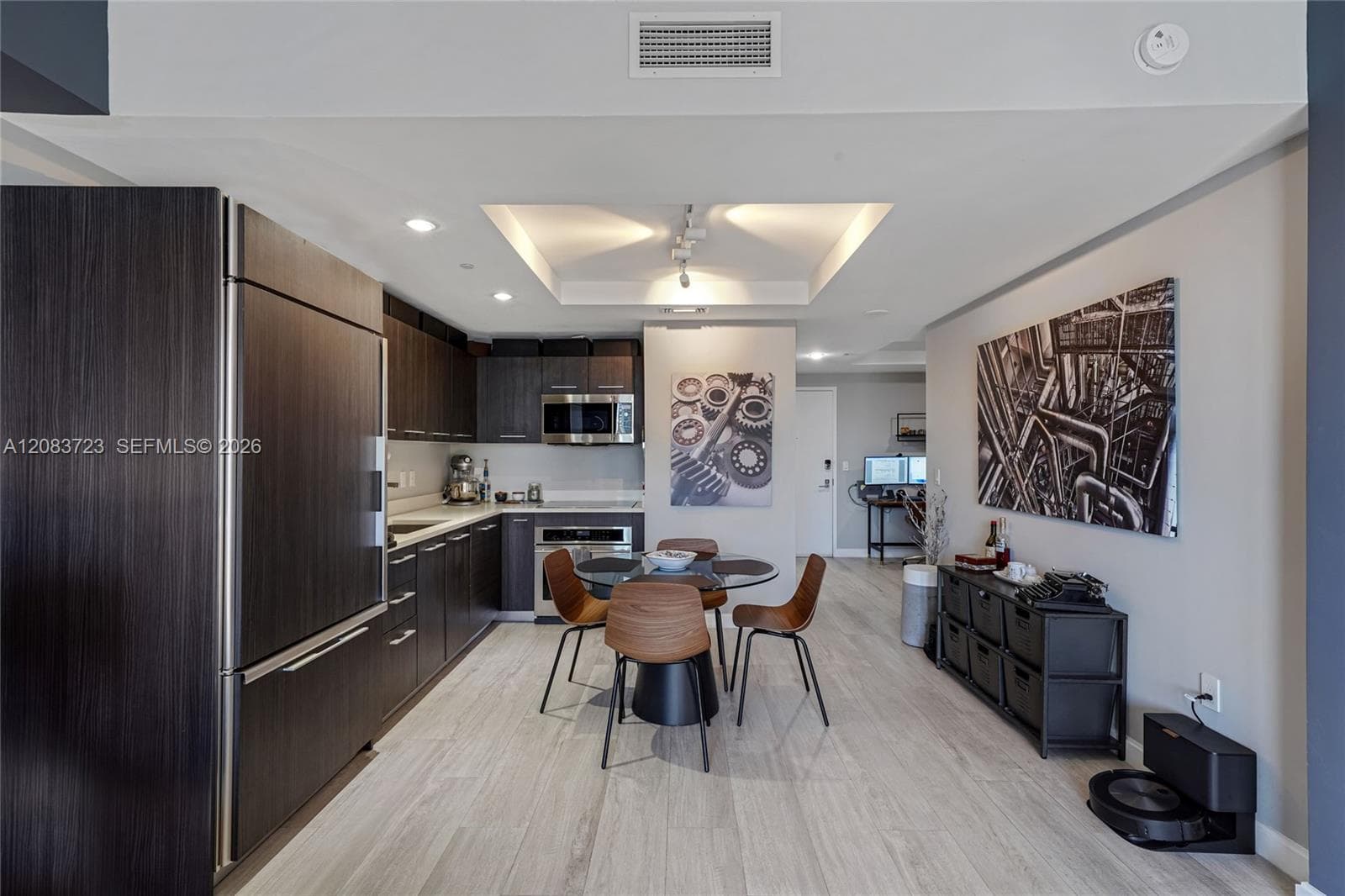 45 SW 9th St # 3405, Miami FL 33130