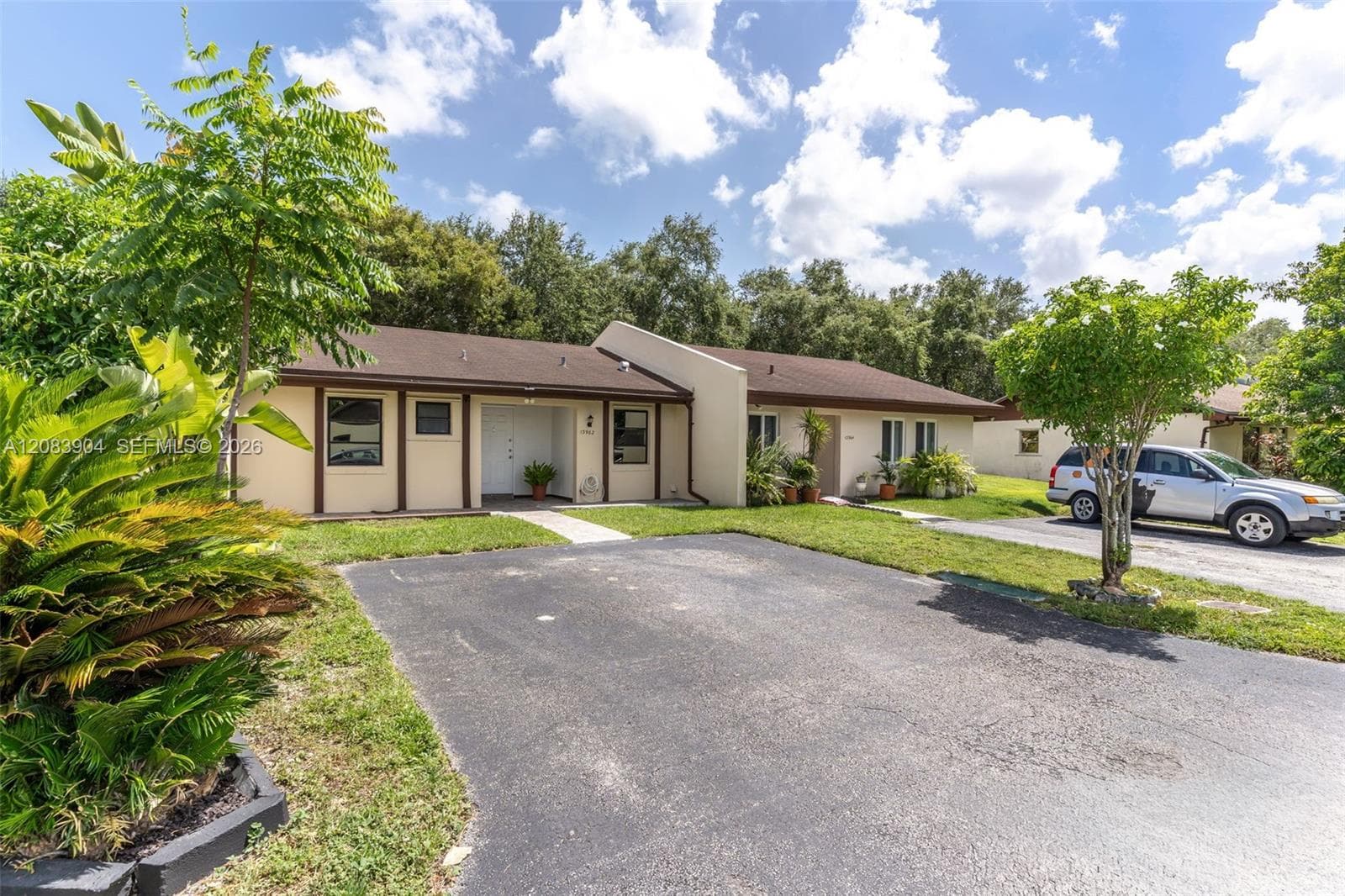 13962 SW 52 LN, Miami FL 33175