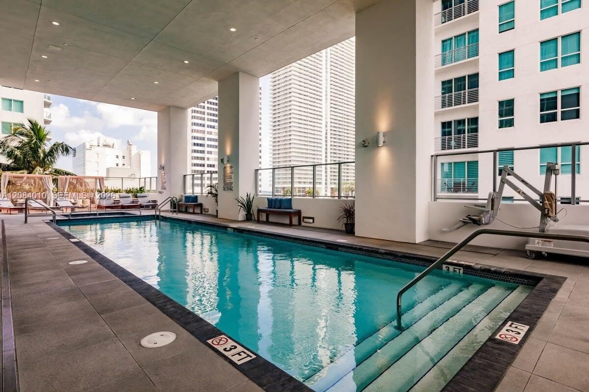227 NE 2nd St # 3001, Miami FL 33132