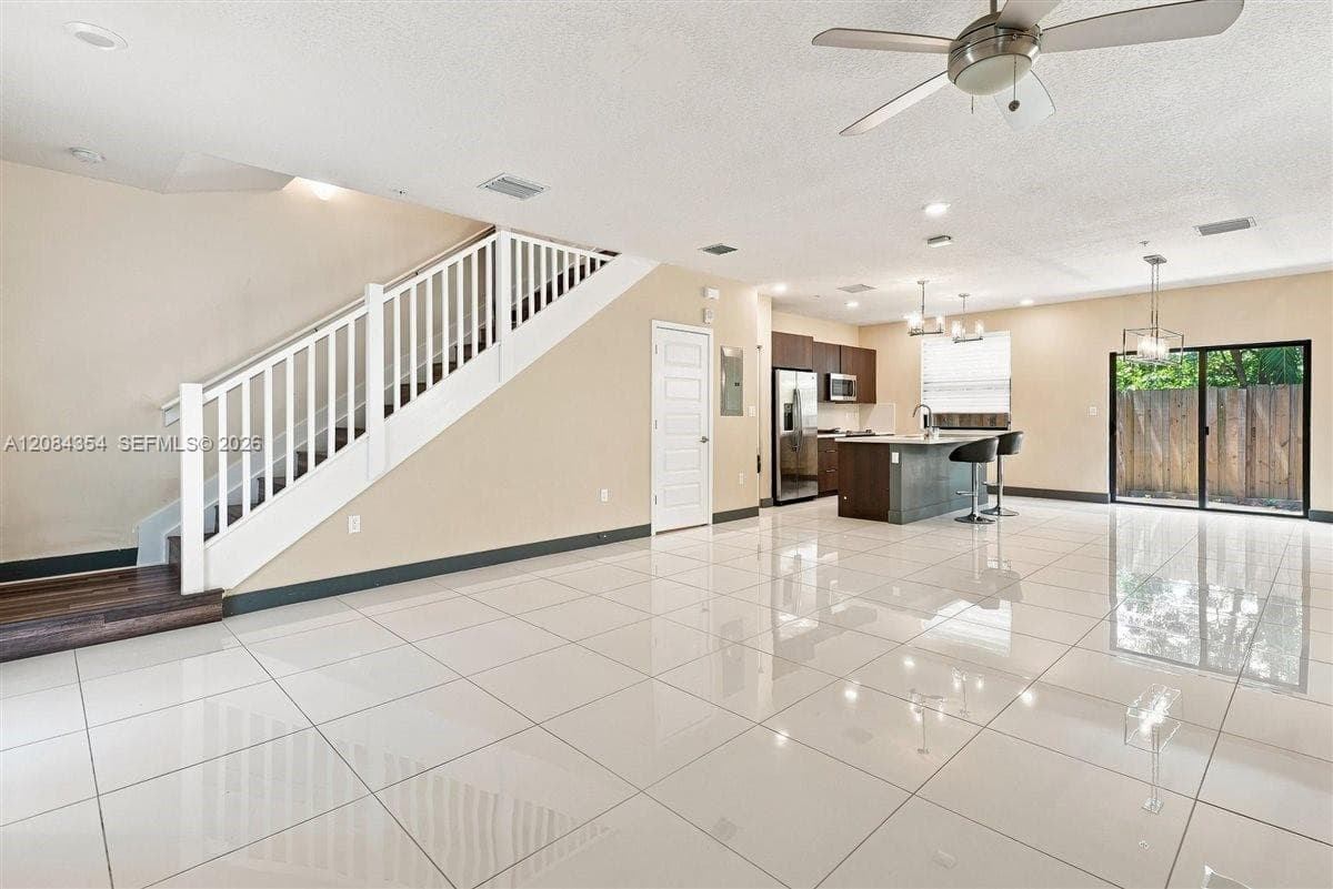 10455 NW 82nd St # 10, Doral FL 33178