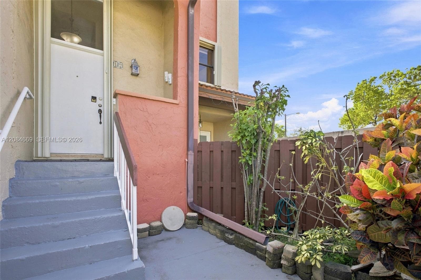 9905 NW 9th St Cir # 21, Miami FL 33172