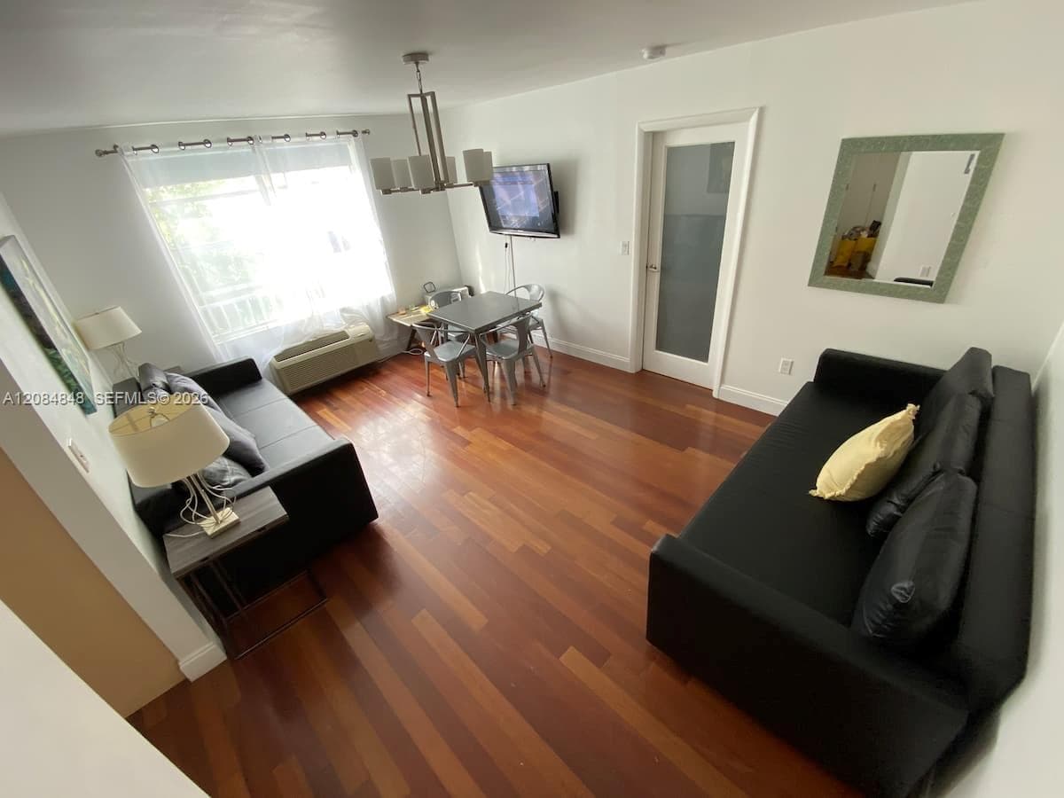 420 15th St # 205, Miami Beach FL 33139