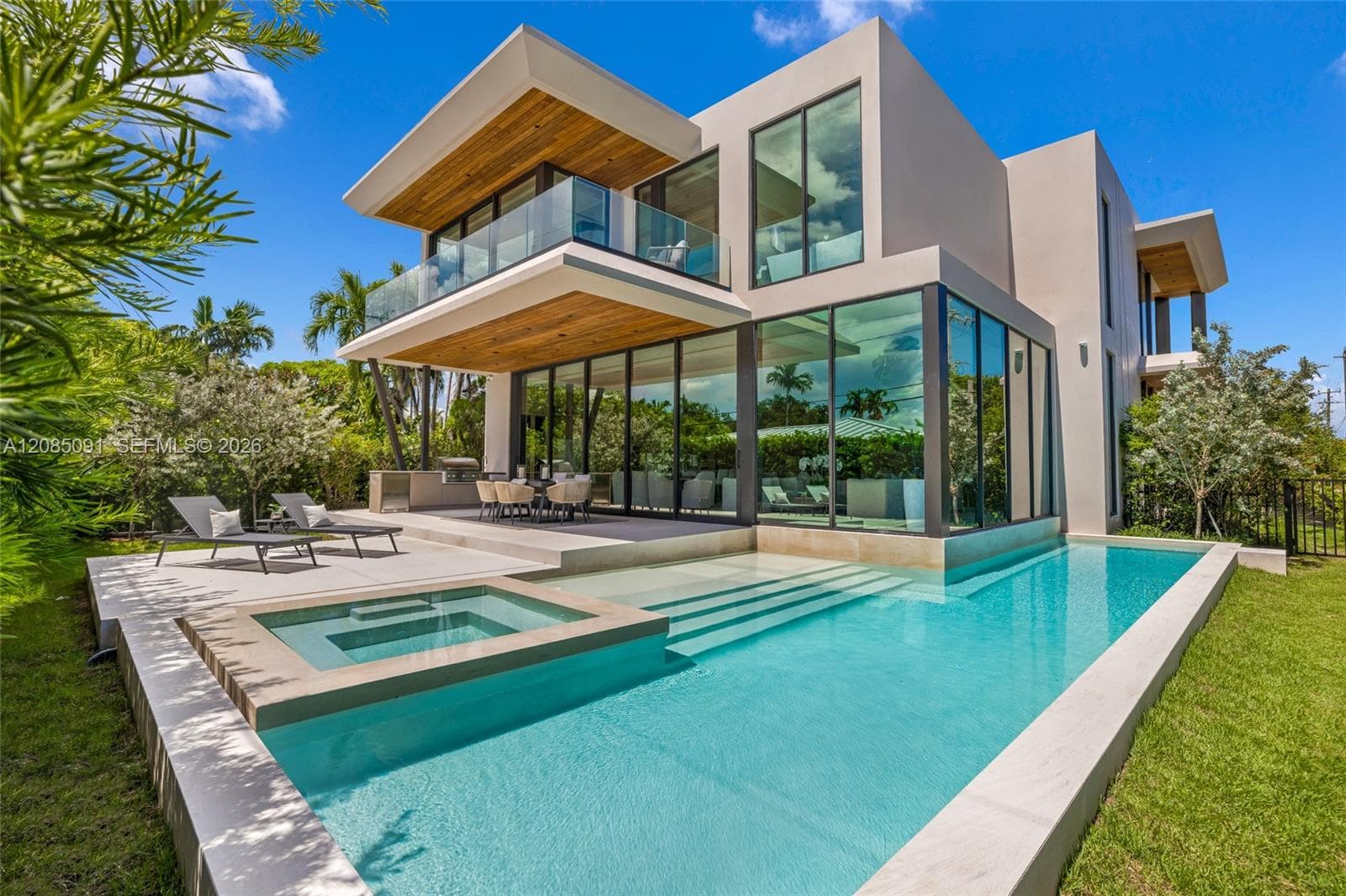 4940 Cherokee Ave, Miami Beach FL 33140